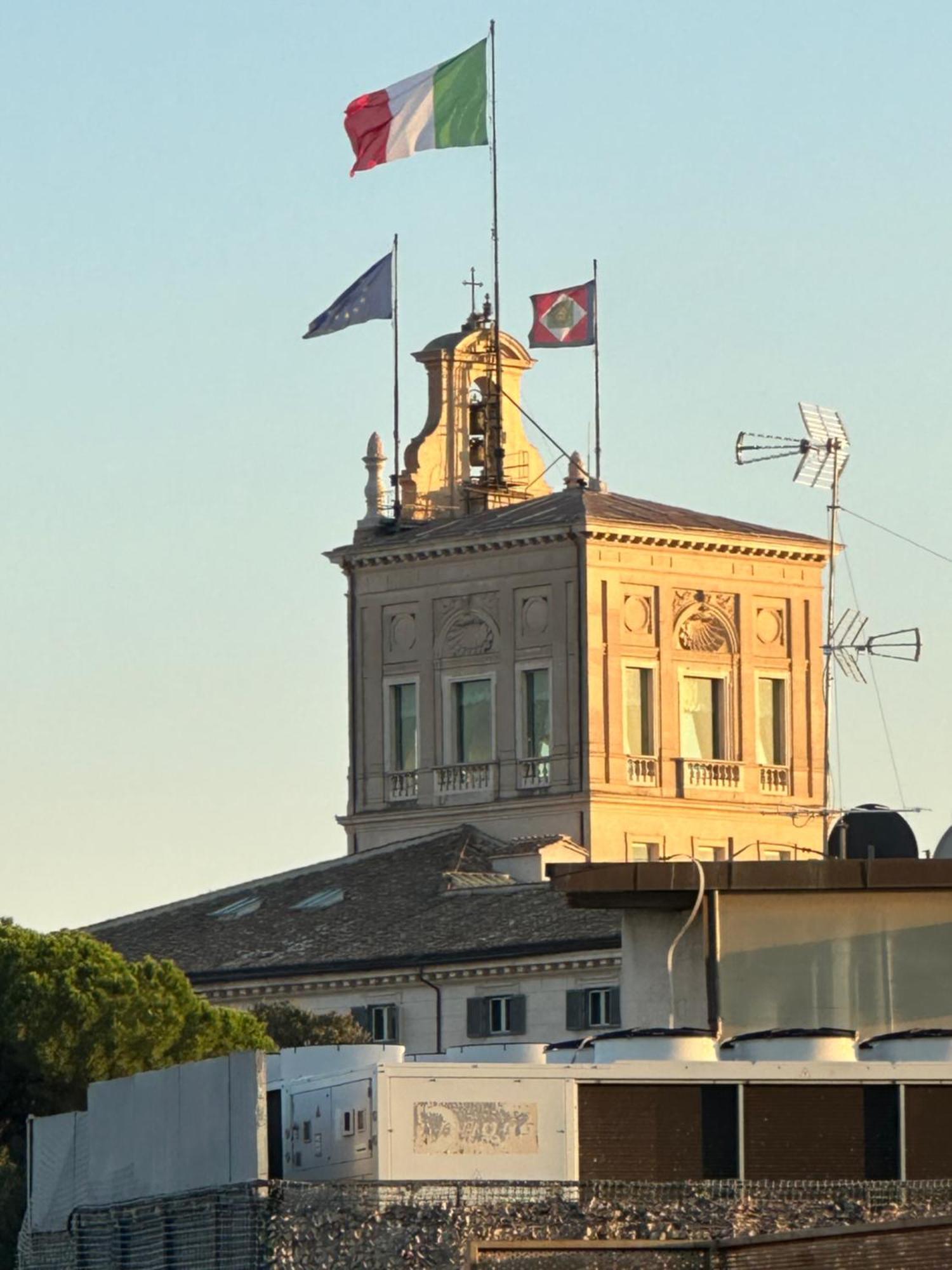 Crispi 2Enty At Spanish Steps — Photos 3